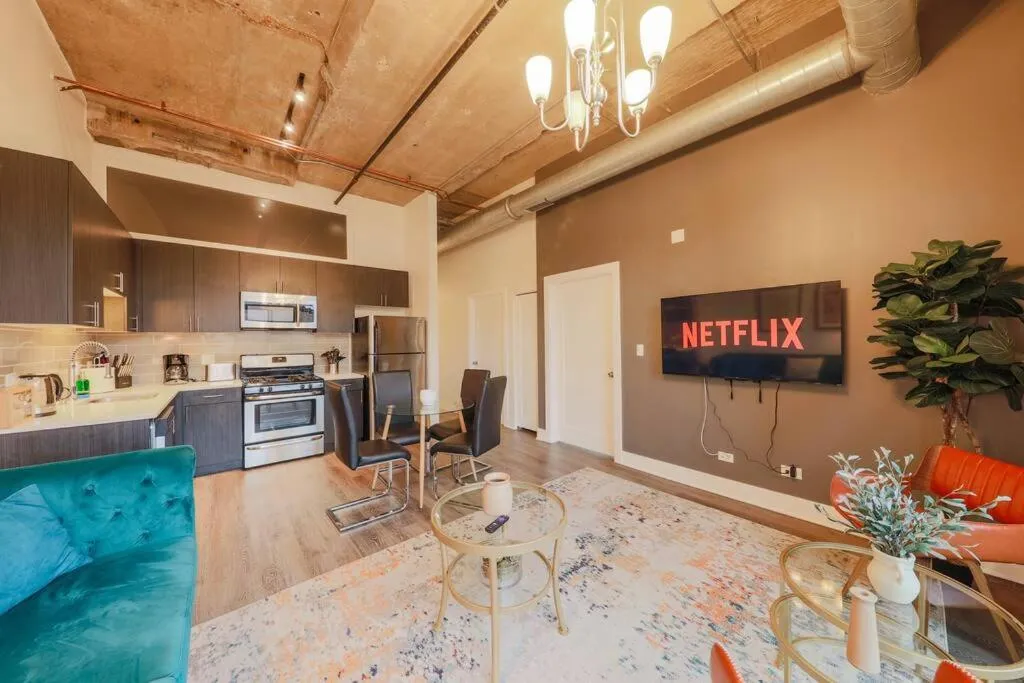 Image 2 of McCormick 2B/2Ba for up to 6 guests with Private patio, Optional Parking & Gym