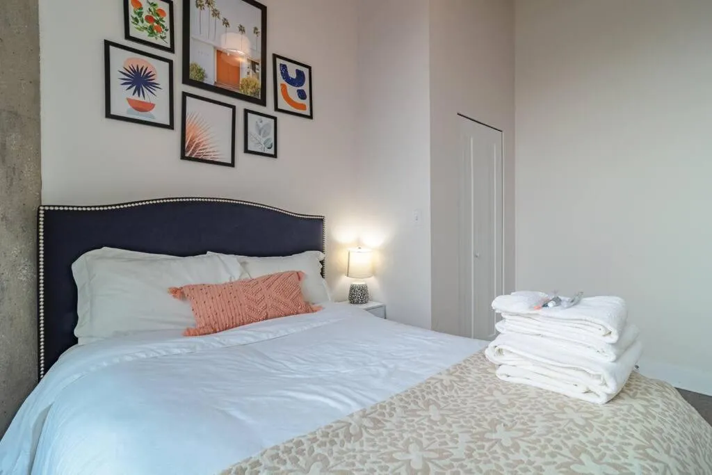 Image 4 of McCormick 2Br/2Ba family corner unit that sleeps 6 guests with Optional Parking & Gym access