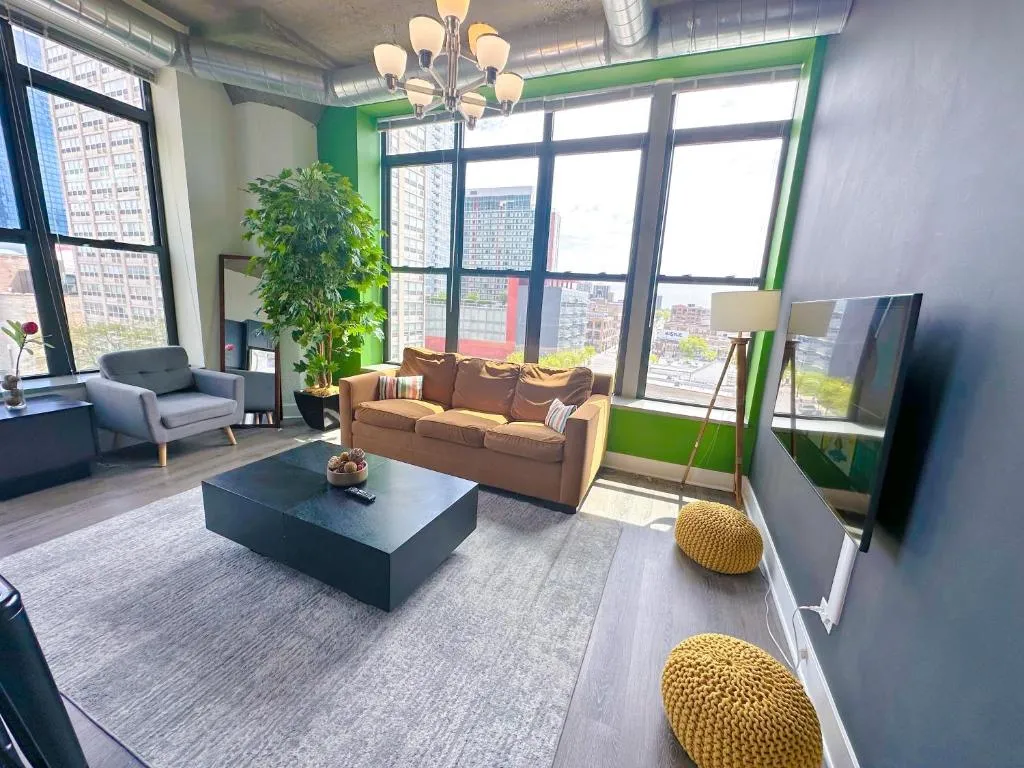 Image of McCormick 2Br/2Ba family unit for up to 6 guests with Optional parking & Gym access