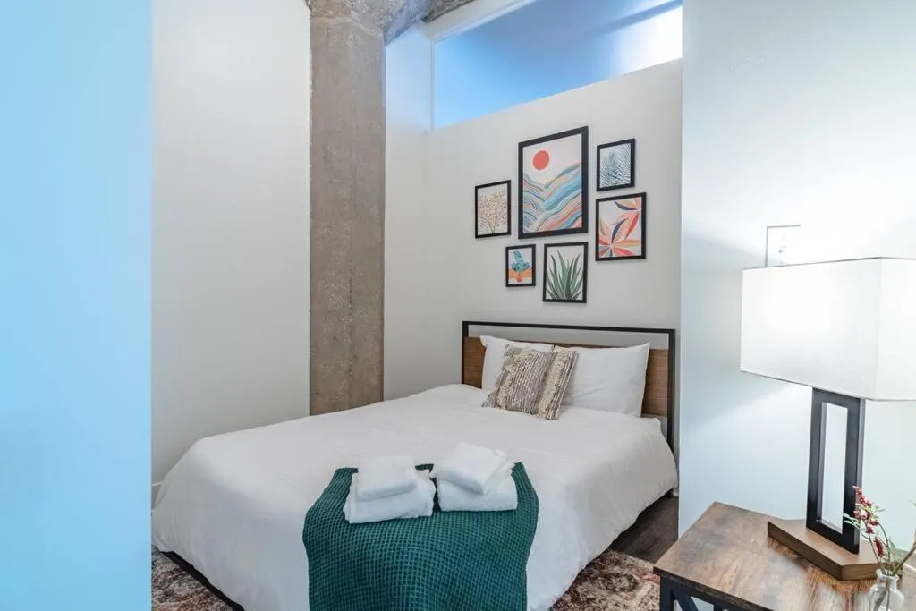 Image 4 of McCormick 2Br-2Ba family unit for up to 8 guests with Optional Parking & Gym access