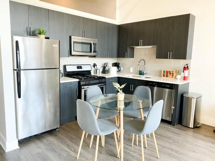 Image 6 of McCormick 2Br-2Ba for 8 guests with Optional Parking & Gym