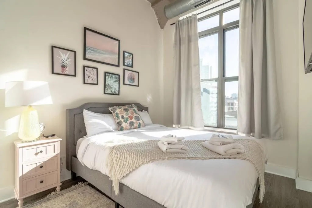 Image 3 of McCormick 2Br-2Ba for up to 8 guests wth Optional Parking and Gym Access