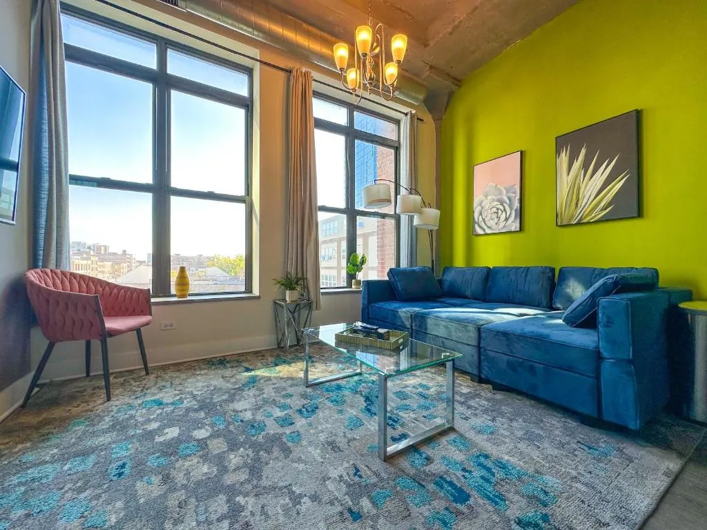 Image of McCormick 2Br-2Ba for up to 8 guests wth Optional Parking and Gym Access
