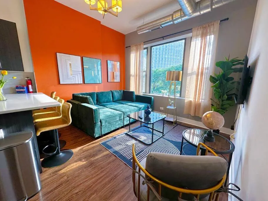 Image 6 of McCormick 3BD-2BA with Optional Parking on State Street