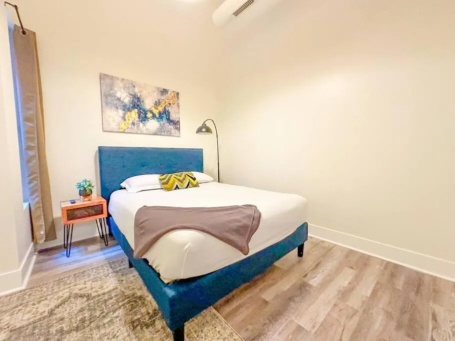 Image 5 of McCormick 3Bedroom and 2Bath with Optional Parking – State st