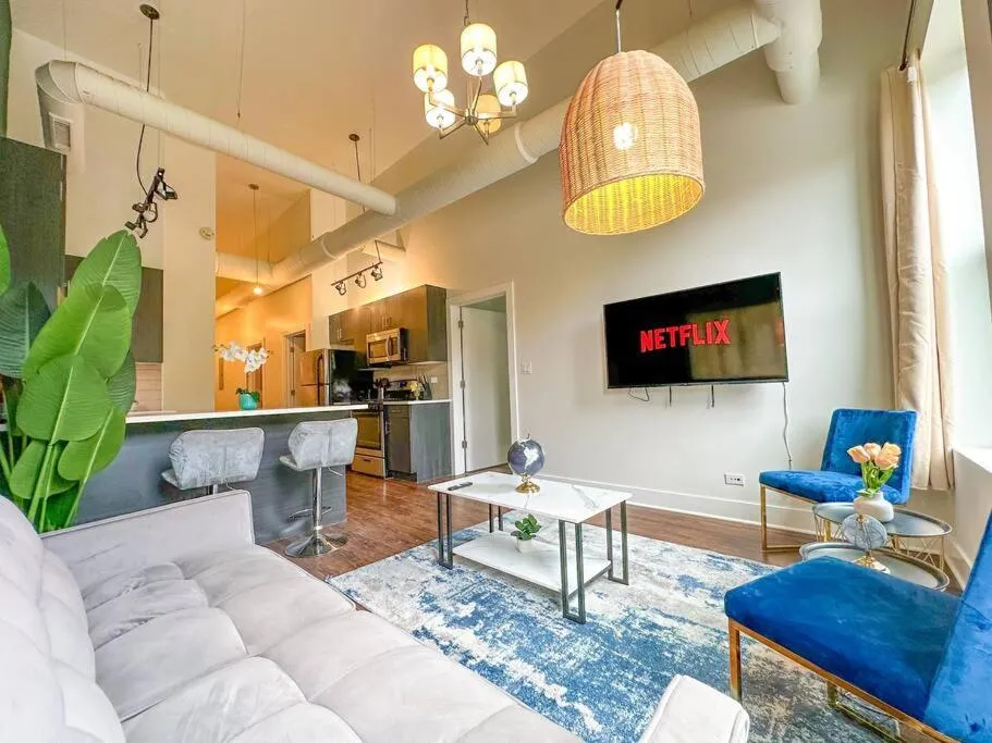 Image of McCormick 3Bedroom and 2Bath with Optional Parking – State st