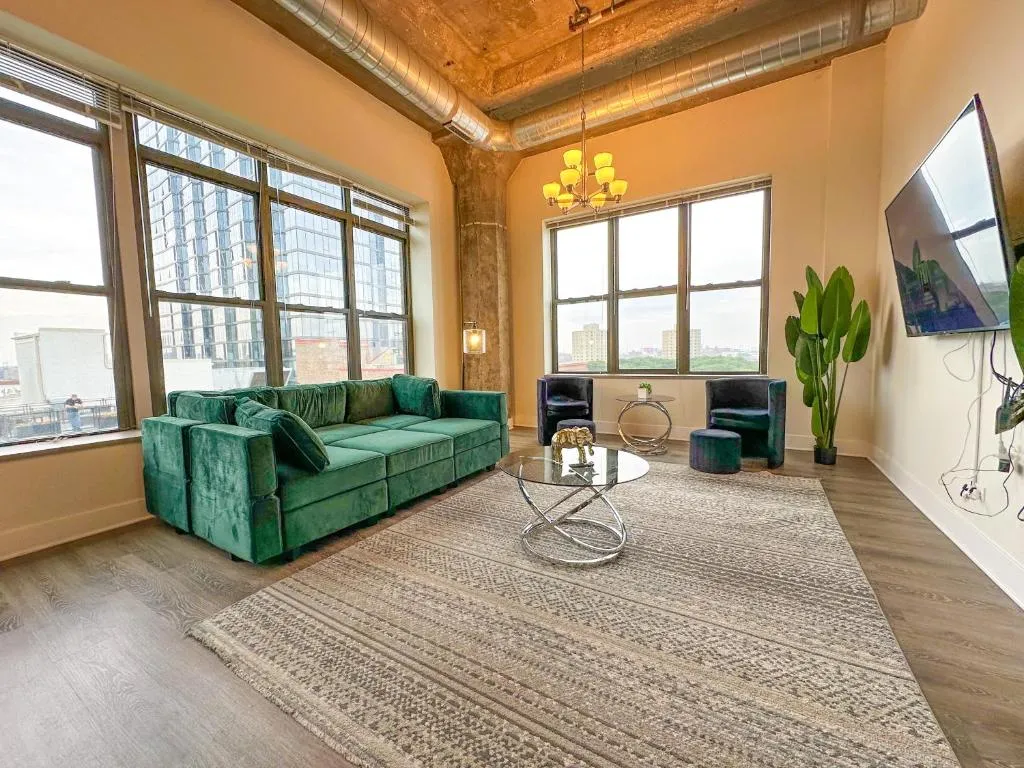 Image of McCormick 3Br-2Ba Corner Oasis for up to 10 guests with Optional Parking & Gym access