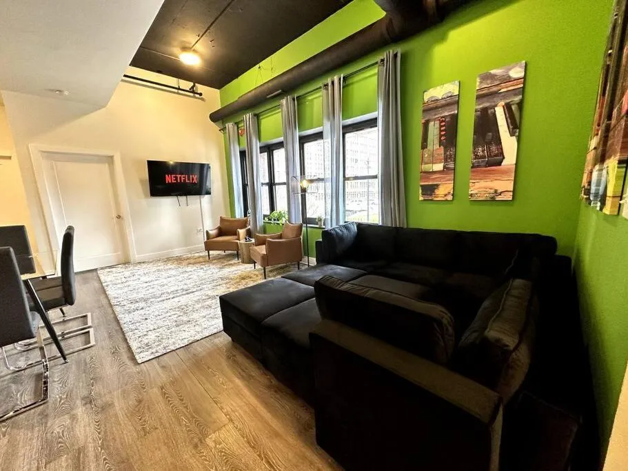 Image of McCormick 3Br/2Ba Family Oasis for up to 8 guests with Optional Parking and Gym Access
