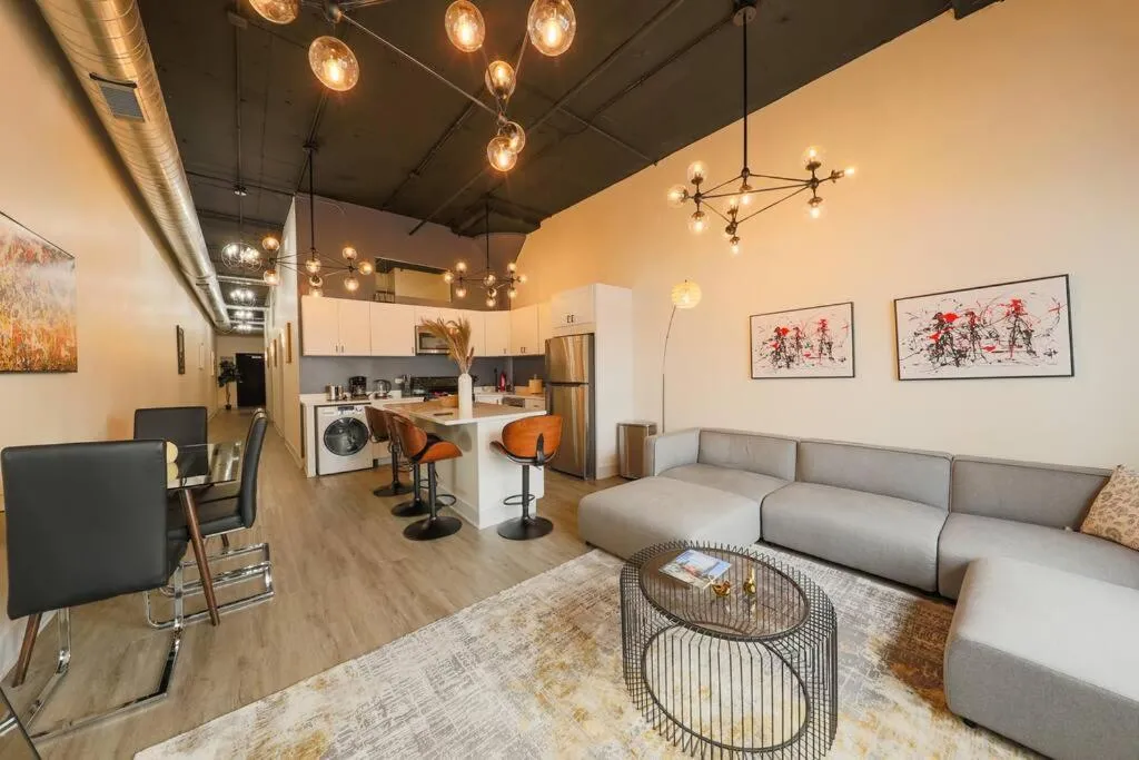 Image of McCormick 3Br/2Ba Luxury Suite for up to 8 guests with Optional Parking and Gym access