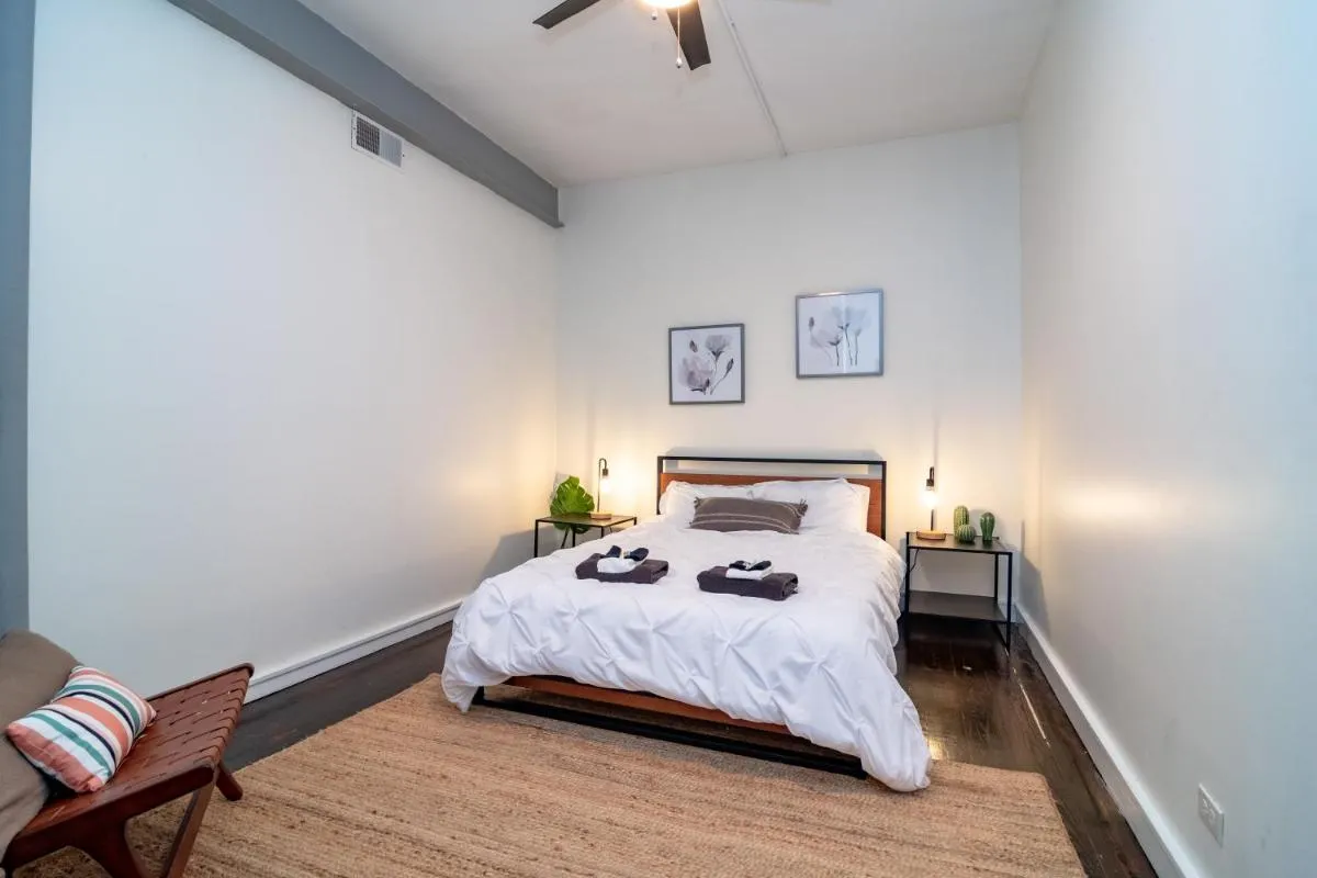Image 3 of McCormick 3Br HUGE family unit with Optional Parking & Ping-pong table