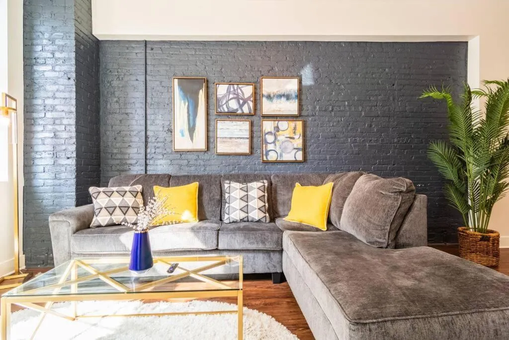 Image of McCormick 420 friendly 3BR-2BA family unit that sleeps 8 guests with Optional Parking and Gym access