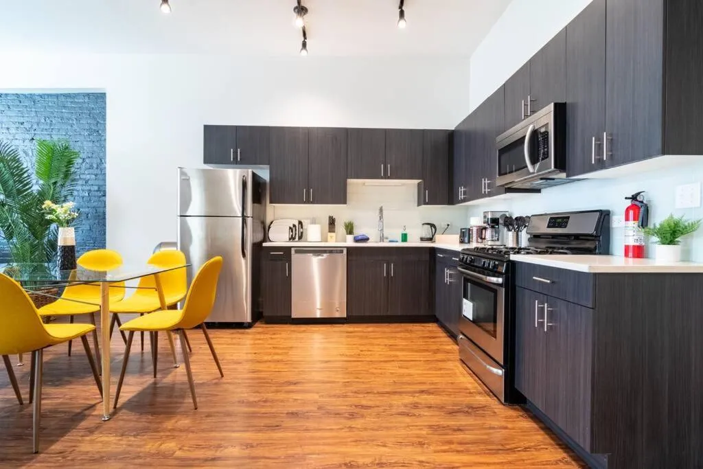 Image 1 of McCormick 420 friendly 3BR-2BA family unit that sleeps 8 guests with Optional Parking and Gym access
