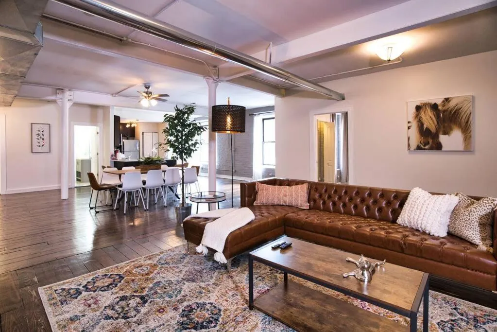 Image of McCormick 4Br and 2Ba HUGE unit / sleeps 10 & with Optional parking