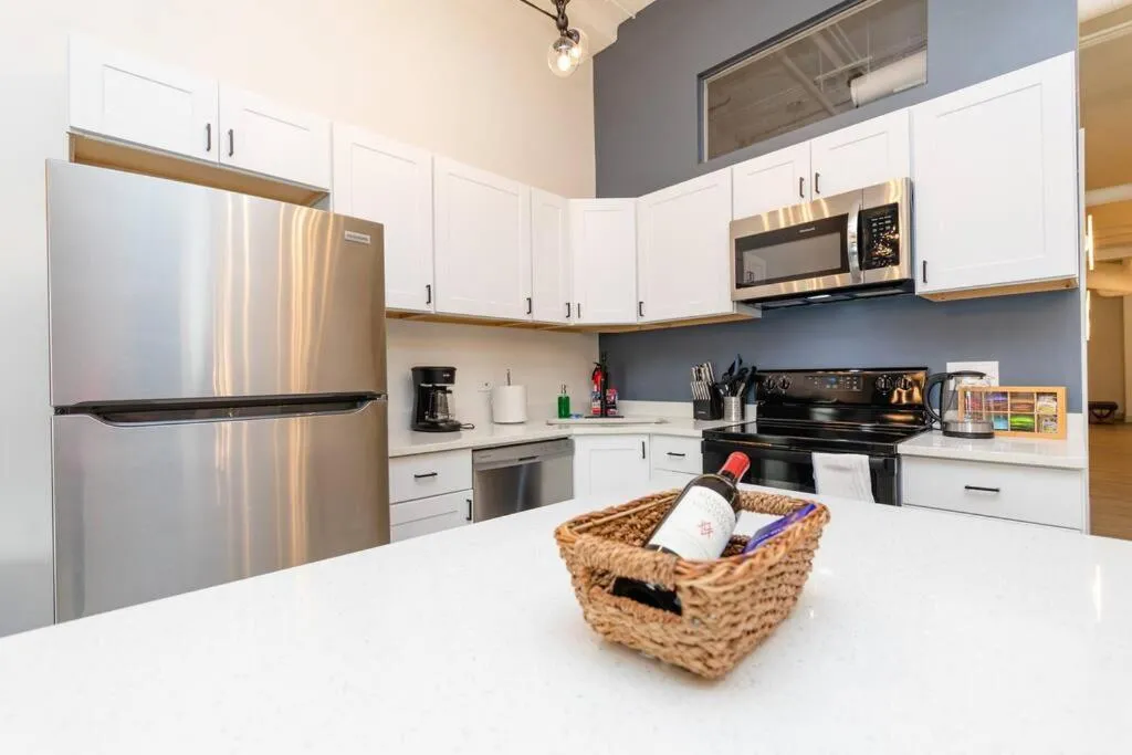 Image 4 of McCormick 5Br-3Ba Luxury Suite for groups of up to 12 guests with Gym access and Optional Parking