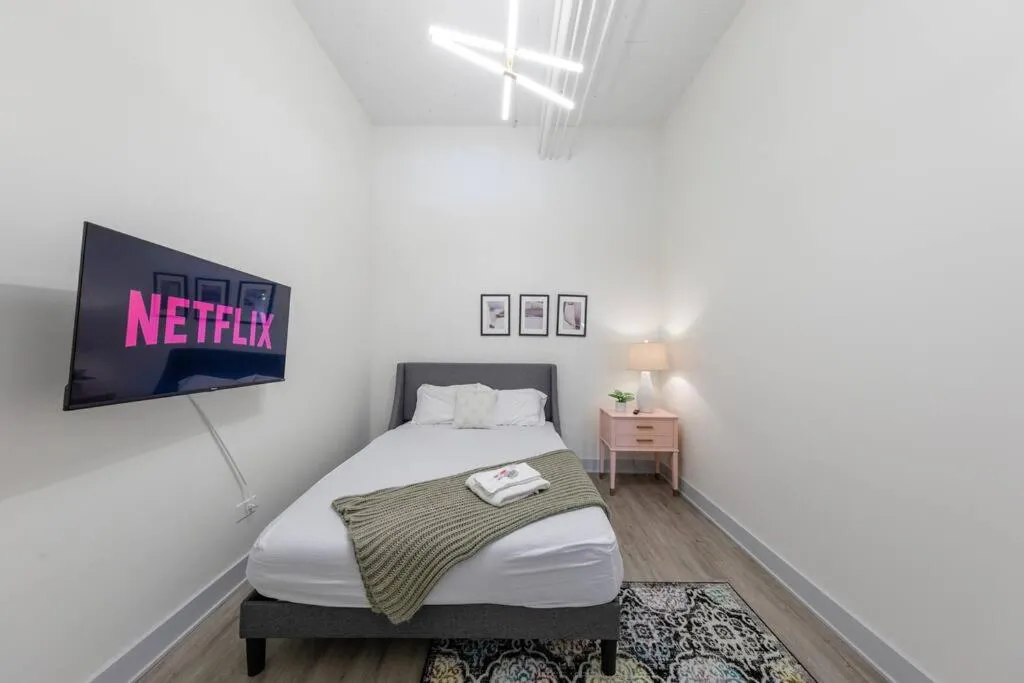 Image 2 of McCormick 5Br 3Ba Luxury Suite for groups up to 12 guests with Optional Parking and Gym access