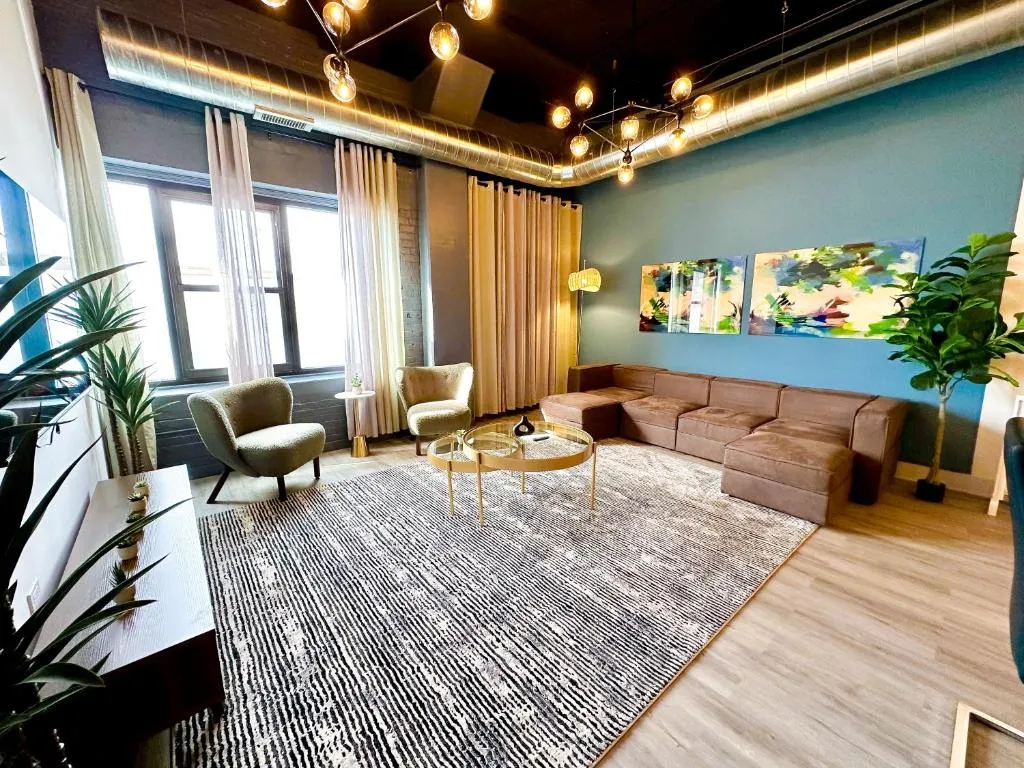 Image of McCormick 5Br 4Ba Luxury Suite for groups up to 12 guests with Optional parking and Gym access