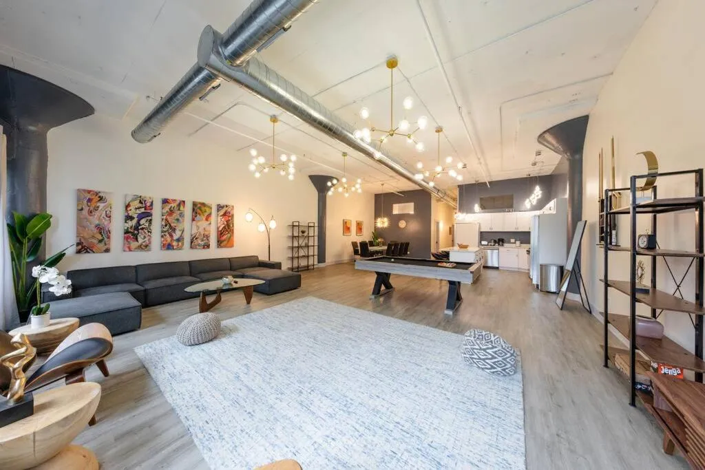 Image of McCormick 5Br with 3Ba Luxury Suite for groups that sleeps up to 12 guests with Pool table, Optional Parking and Gym access