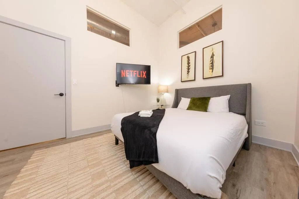 Image 2 of McCormick 5Br with 3Ba Luxury Suite for groups up to 12 guests with Optional parking and Gym access
