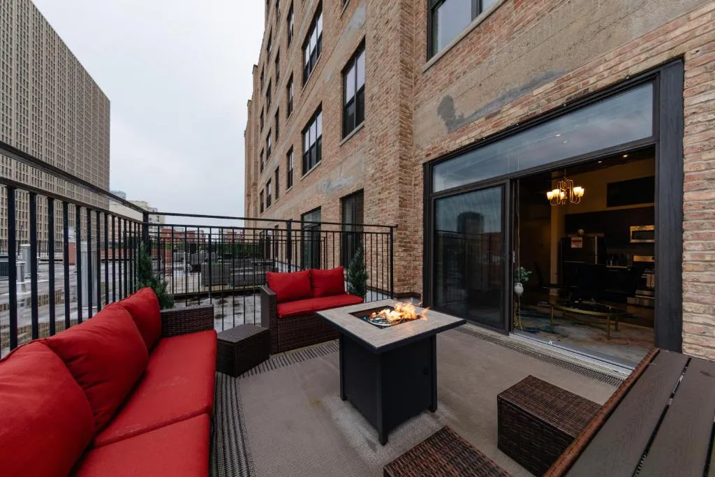 Image of McCormick Patio skyline unit for up to 6 guests with optional Parking