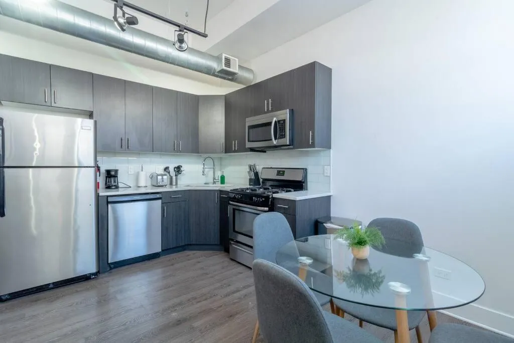 Image 1 of McCormick Pl 420 friendly 1br/1ba with optional parking/sleeps 4