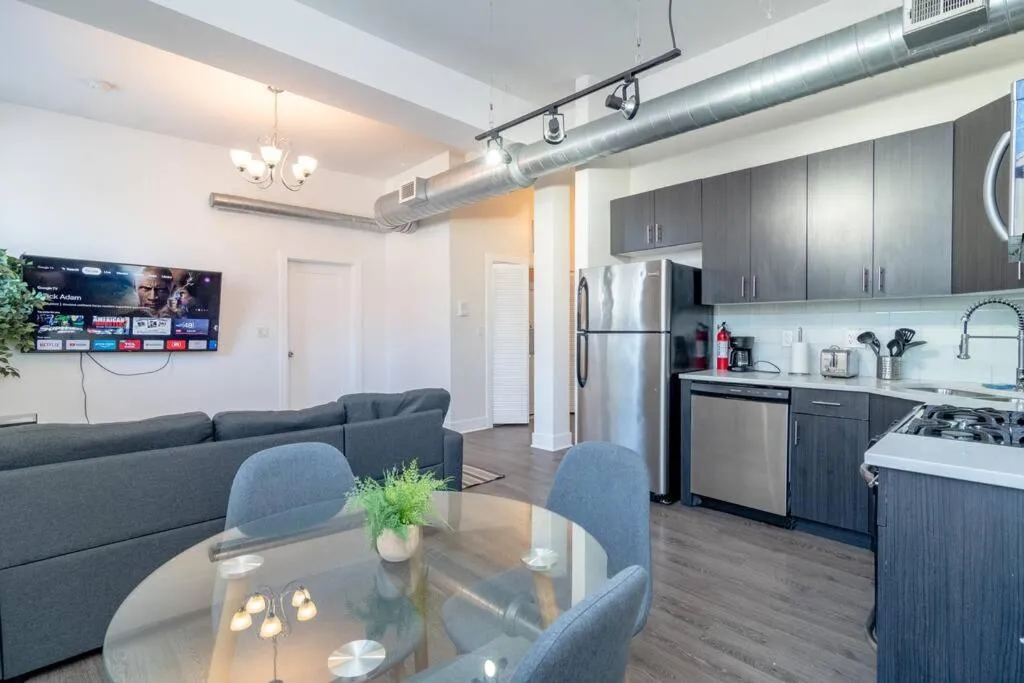 Image 5 of McCormick Pl 420 friendly 1br/1ba with optional parking/sleeps 4