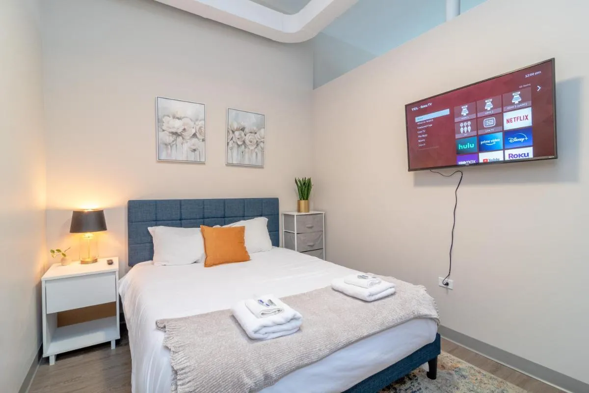 Image 4 of McCormick Place 2br-2ba with Optional Parking,Patio,Gym for 6 guests