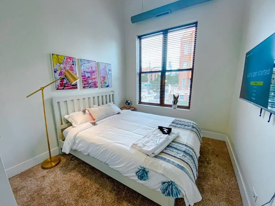 Image 3 of McCormick Place 3BR-2BA unit with Optional Parking – sleeps 8