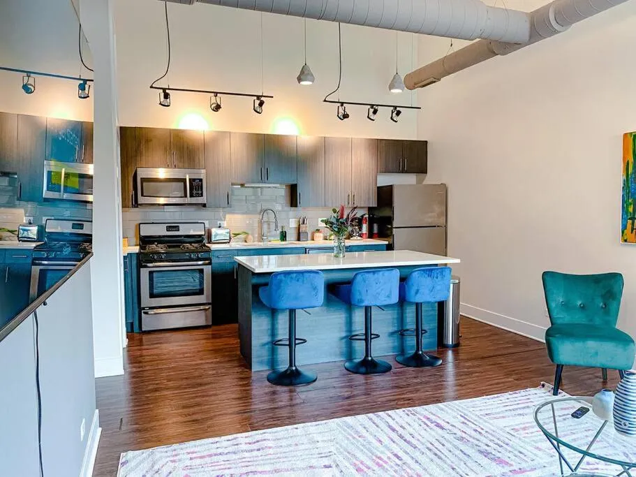 Image 2 of McCormick Place 3BR-2BA unit with Optional Parking – sleeps 8