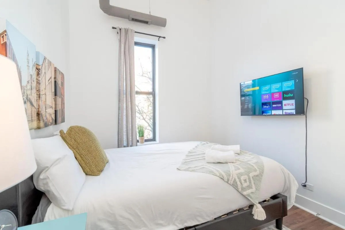 Image 6 of McCormick Place 3BR-2BA with Optional Parking – sleeps 8