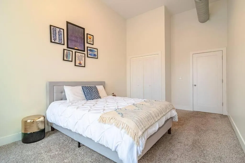 Image 3 of McCormick Place 420 friendly 3BR/2BA with Optional parking for up to 8 guests