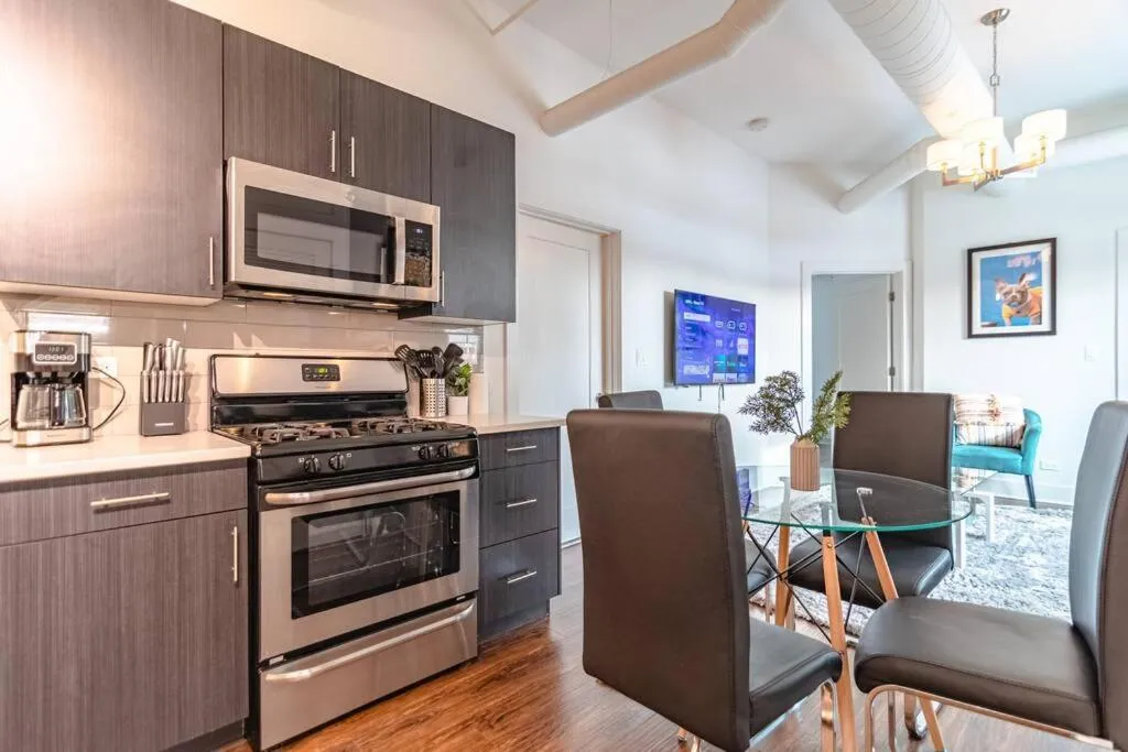 Image 5 of McCormick Place 420 friendly 3Br Family Unit for up to 8 guests with optional parking