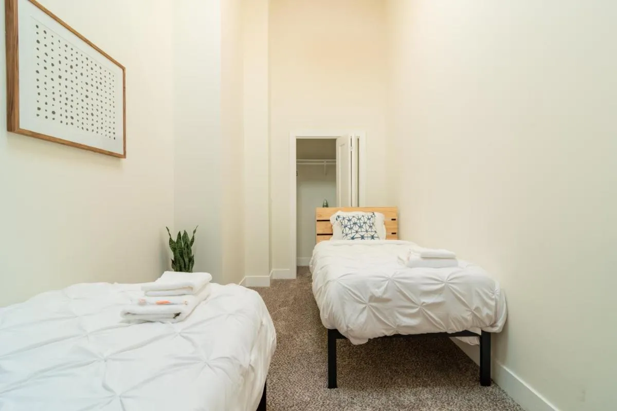 Image 2 of McCormick Place 420 friendly 3br-2ba in Downtown Chicago with optional parking for 8 guests
