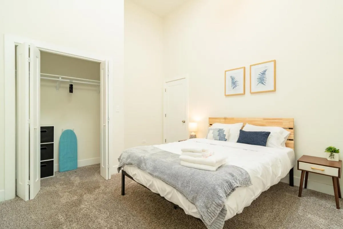 Image 4 of McCormick Place 420 friendly 3br-2ba in Downtown Chicago with optional parking for 8 guests