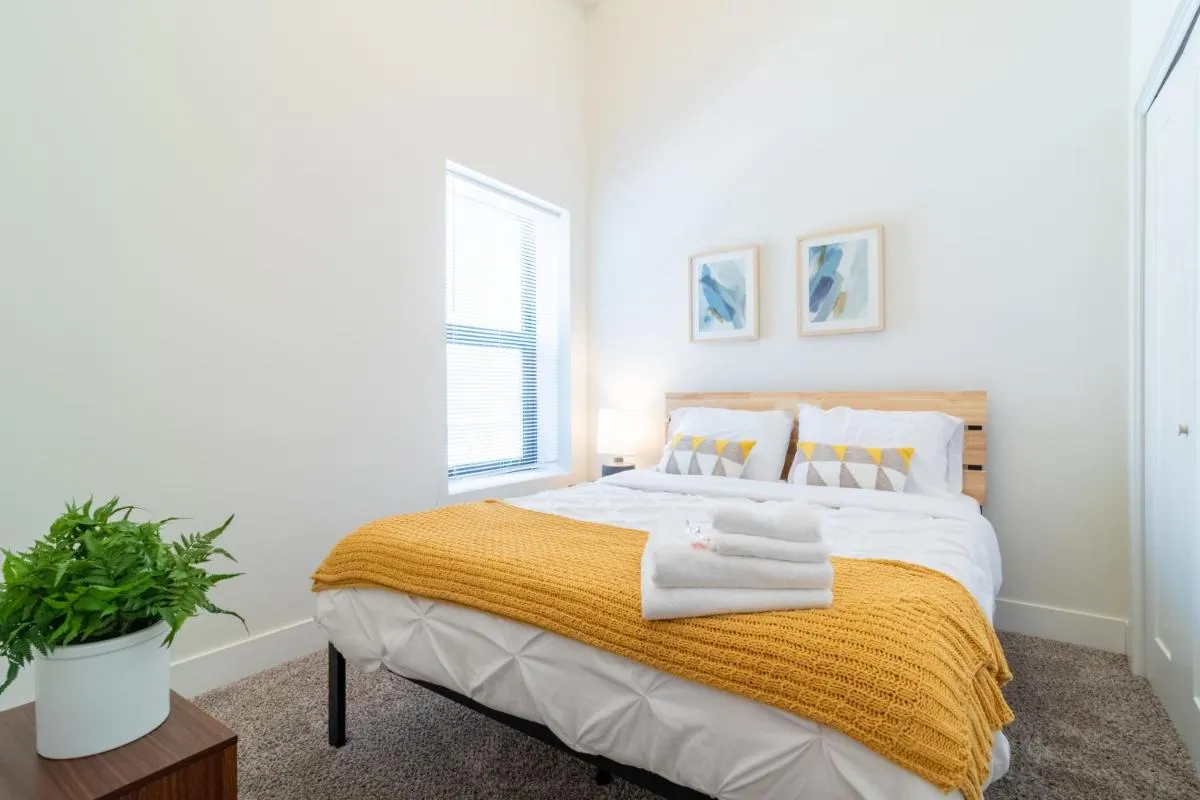 Image 3 of McCormick Place 420 friendly 3br-2ba in Downtown Chicago with optional parking for 8 guests