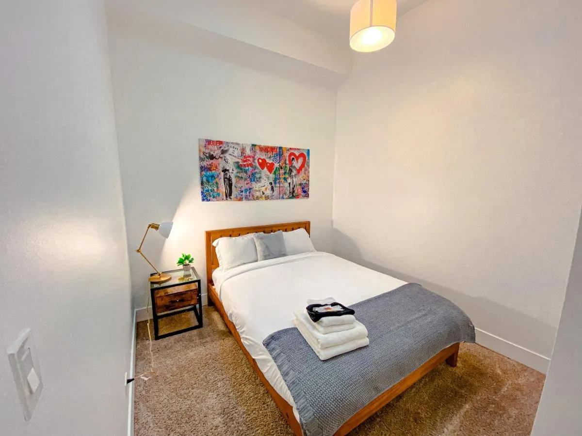 Image 4 of McCormick Place 420 friendly Gem on State street with optional parking for 6 people