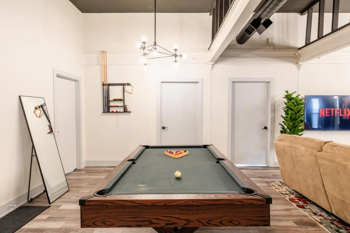 Image 1 of McCormick Place 5 KING Bedrooms with Pool table, Optional Parking