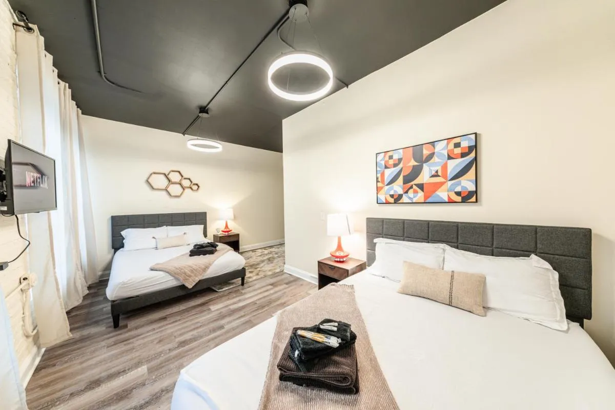 Image 4 of McCormick Place 5 bed family unit with Pool table and Optional Parking