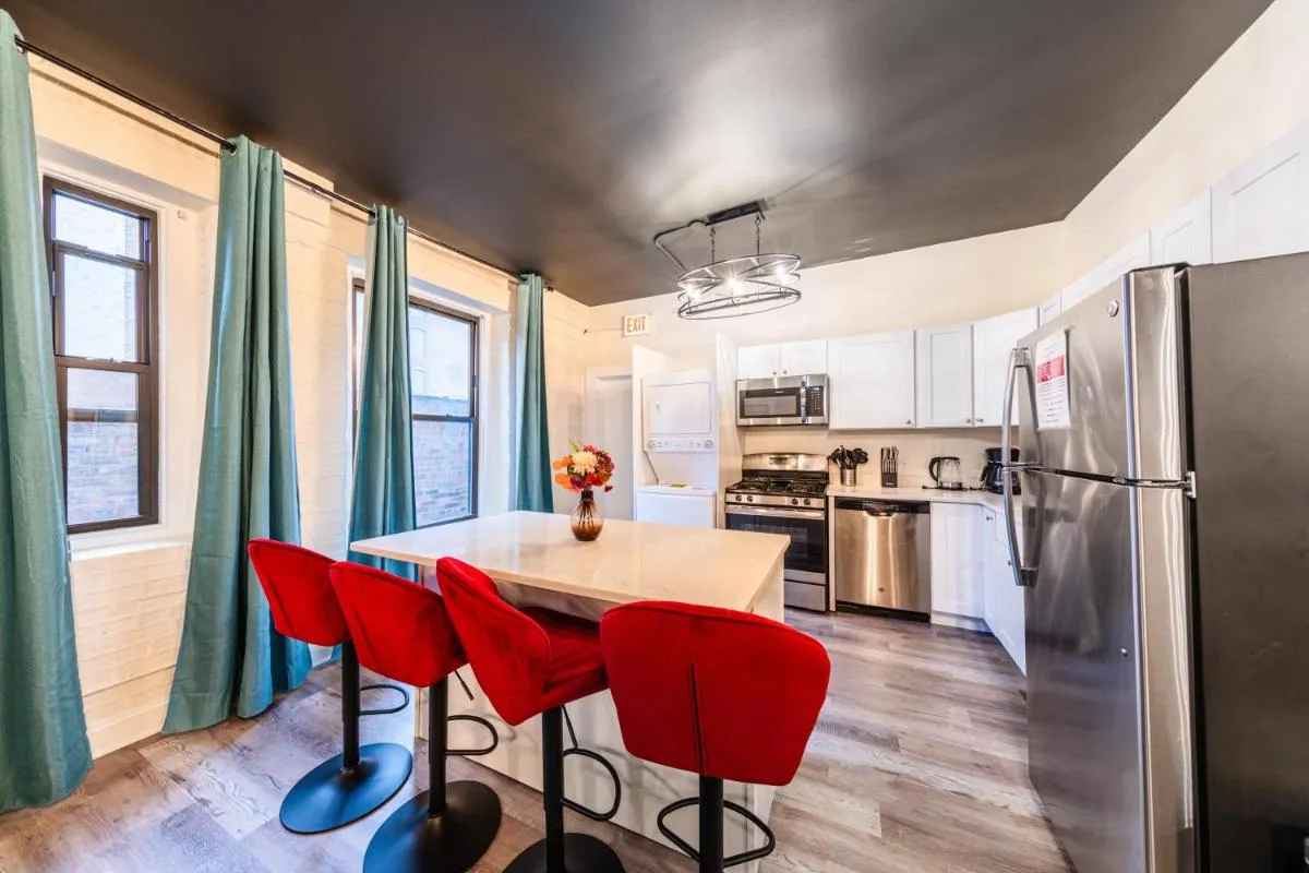 Image 2 of McCormick Place 5 bed family unit with Pool table and Optional Parking