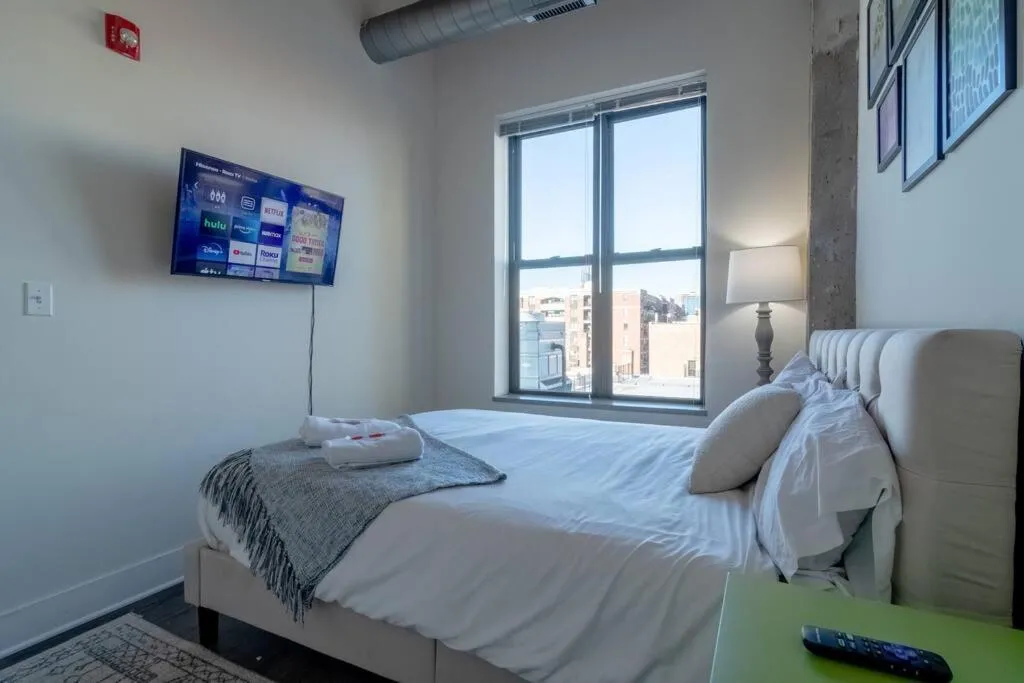 Image 6 of McCormick Place Skyline view 2br-2ba with Optional parking for 8 guests
