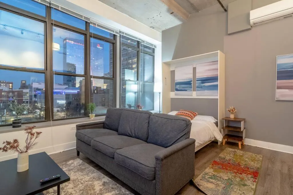 Image of McCormick Place Studio that sleeps up to 4 guests with Optional Parking & Gym access