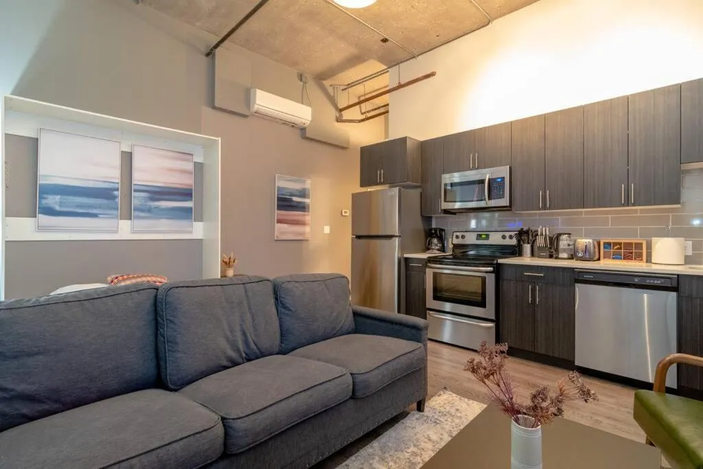 Image 6 of McCormick Place Studio that sleeps up to 4 guests with Optional Parking & Gym access