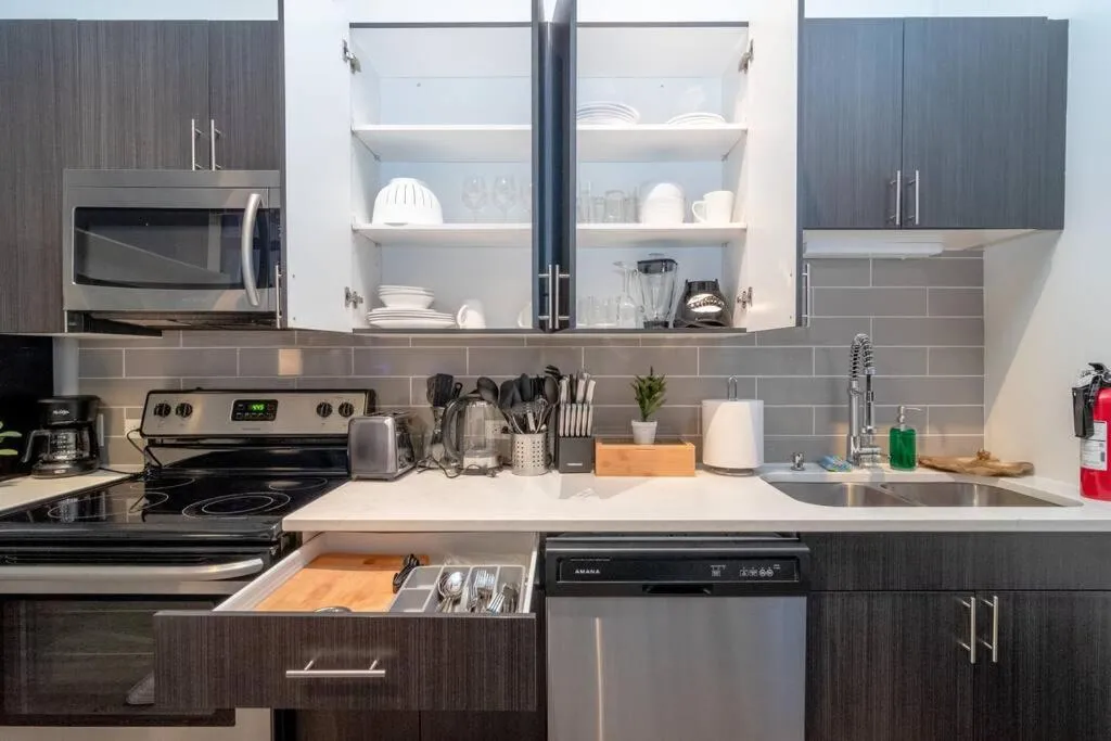 Image 6 of McCormick Place Studio that sleeps up to 4 guests with Optional parking and Gym access