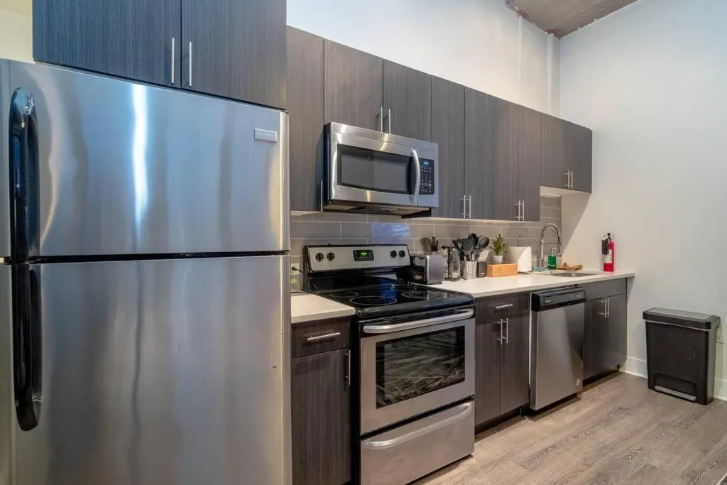 Image 2 of McCormick Place Studio that sleeps up to 4 guests with Optional parking and Gym access