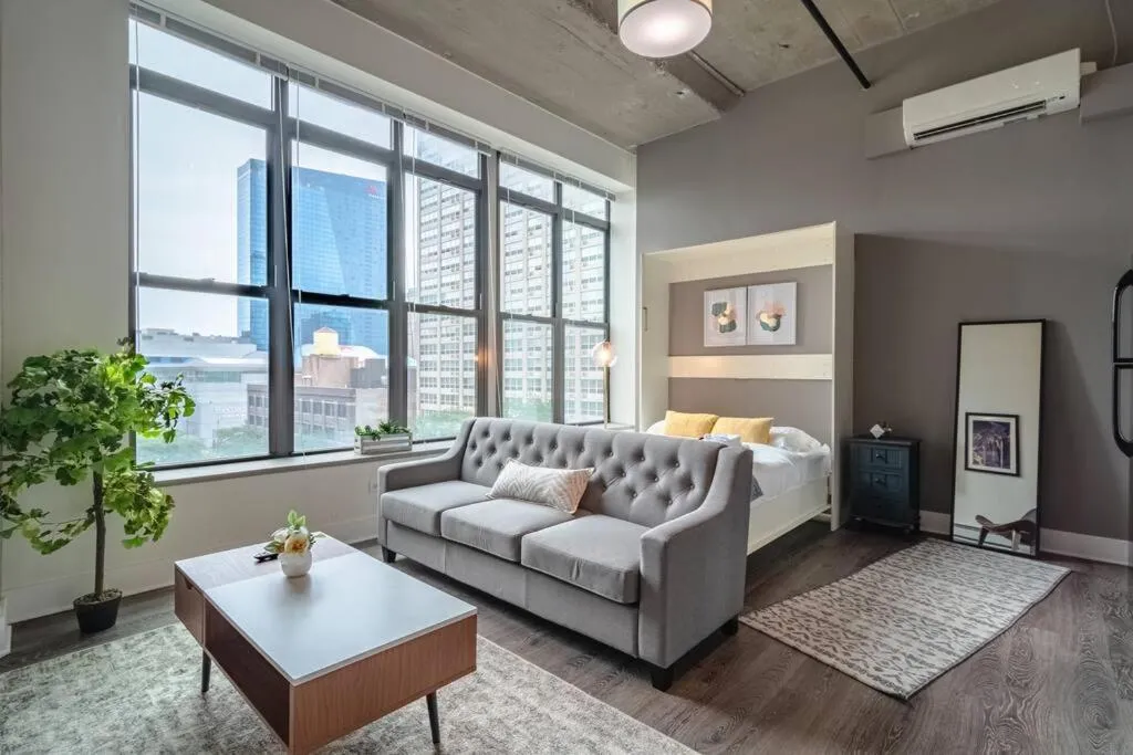 Image of McCormick Place Studio that sleeps up to 4 with Optional Parking & Gym access