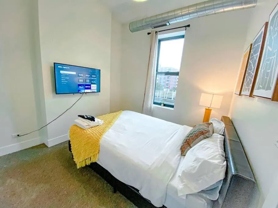 Image 6 of McCormick Place homie 3Br and 2Ba with optional Parking for up to 8 guests