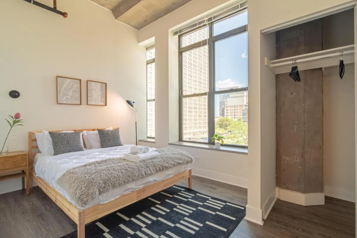 Image 6 of McCormick Place luxury corner apartment with optional parking for 6 guests