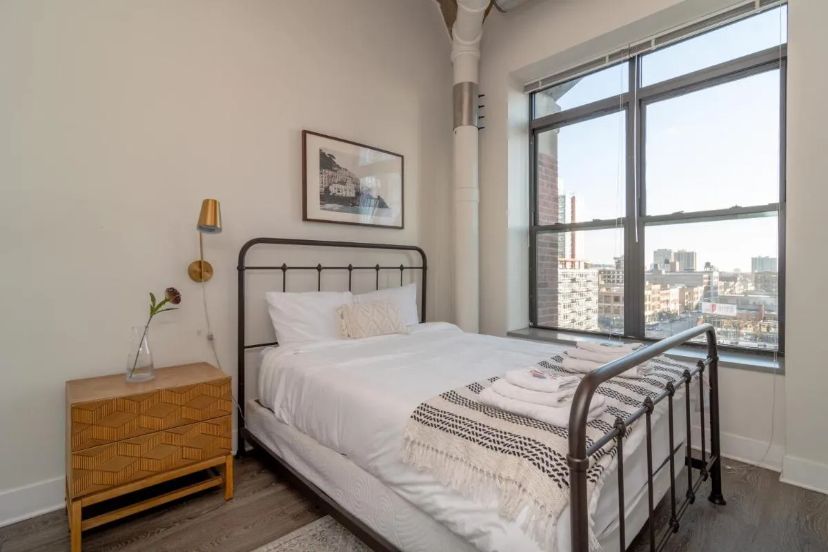 Image 3 of McCormick Place modern 2br-2ba Loft with optional parking for 8 guests