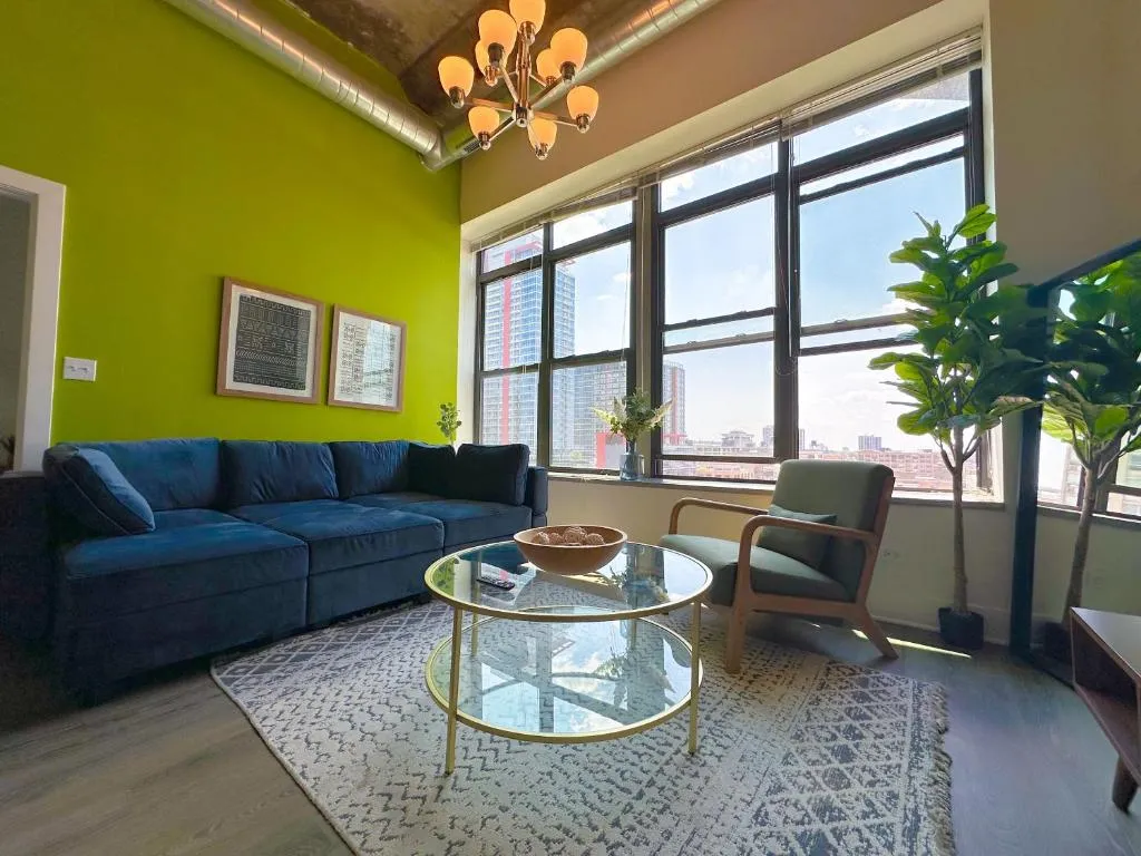 Image of McCormick Place modern 2br-2ba Loft with optional parking for 8 guests