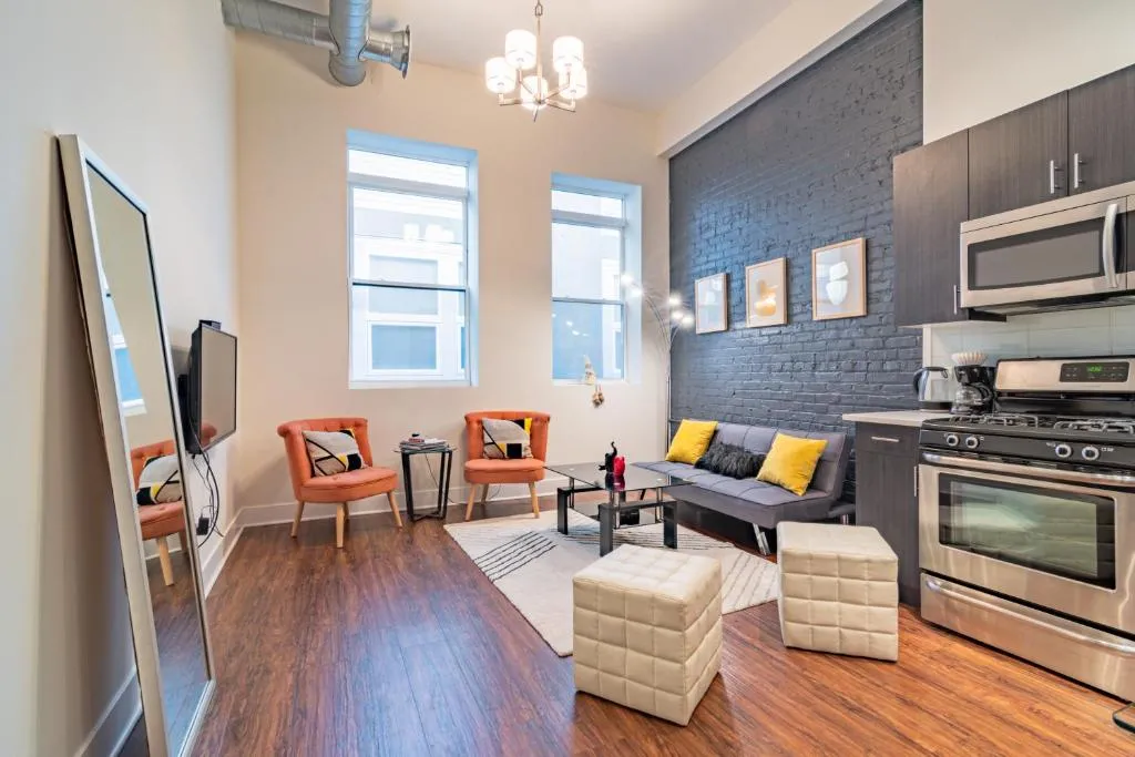 Image of McCormick Place modern and cosy 420 friendly gem on Michigan avenue with optional parking for 6 guests