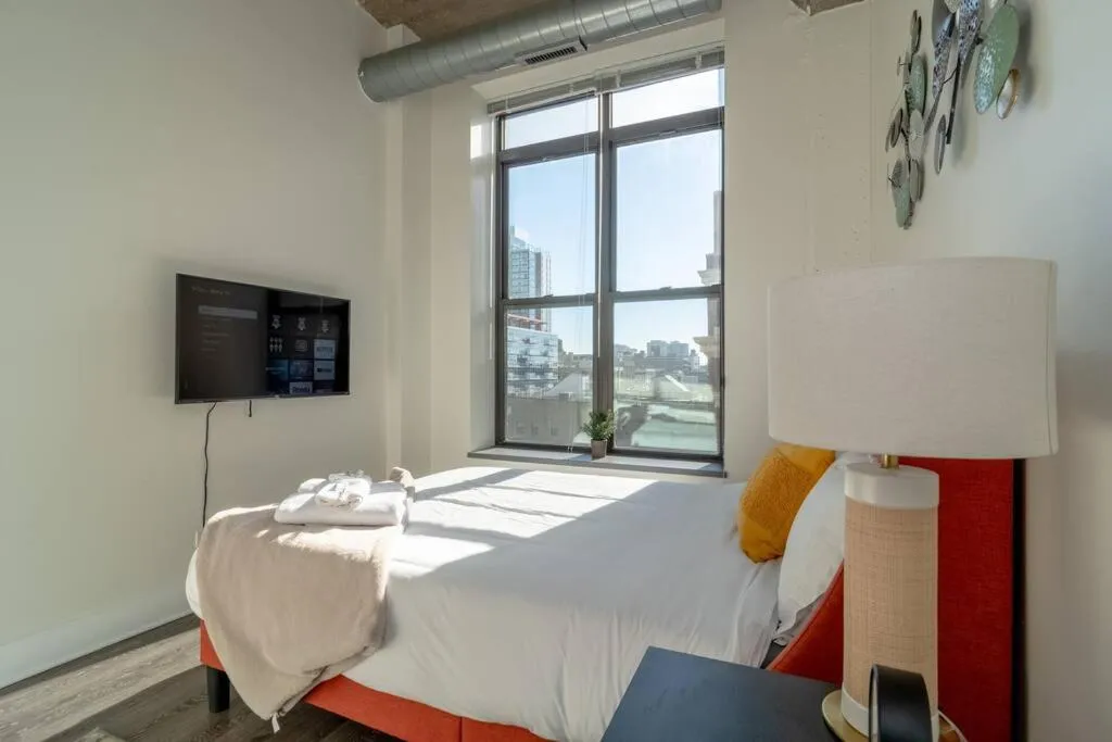 Image 4 of McCormick Place with city view 2br-2ba for 8 guests – optional Parking & Gym Access